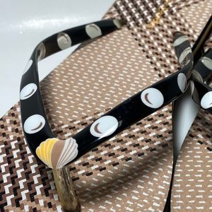 Vera Bradley Flip Flop Sandal Seashell/Woven Basket Sz 7/8 NWOT